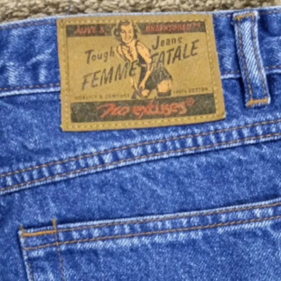 Vintage No Excuses high waisted button fly jean shorts. Women’s size 13/14 - Picture 4 of 6